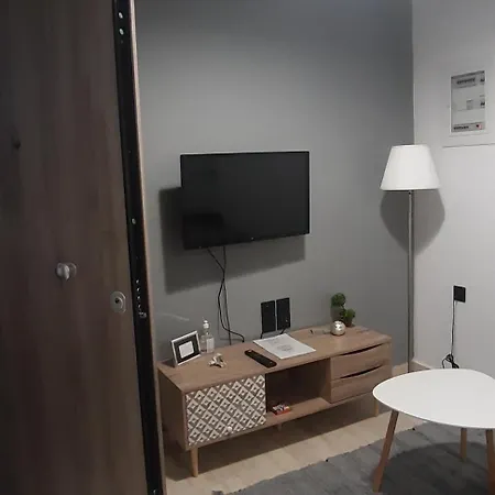 Eva Apartman *